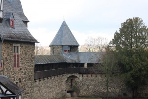 web 16-02-11 7a Schloss Burg (1)